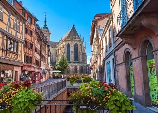 Une rue du centre historique de Colmar